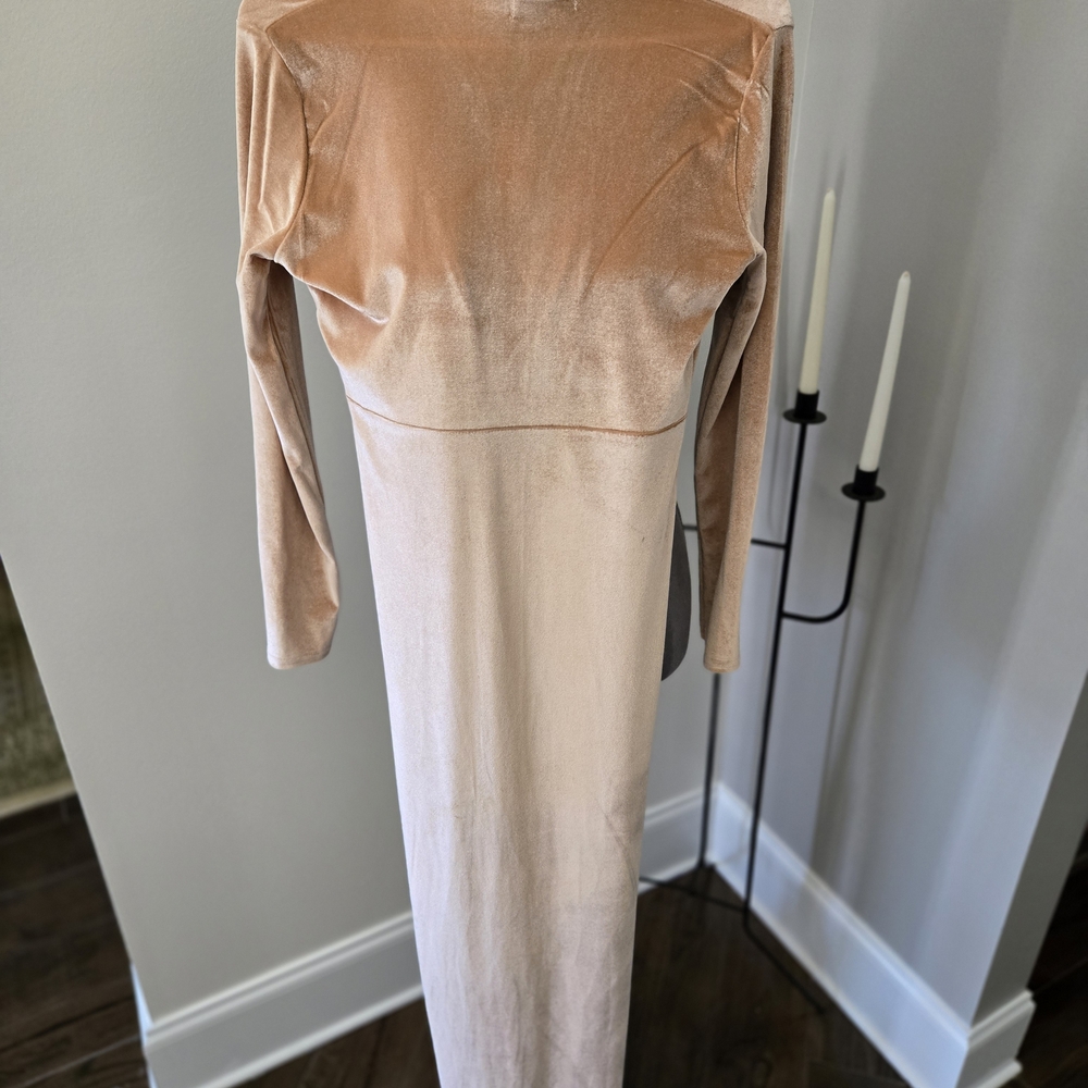 PrettyLittleThing Peach Velvet Dress Size 6 NWT - Picture 7 of 7